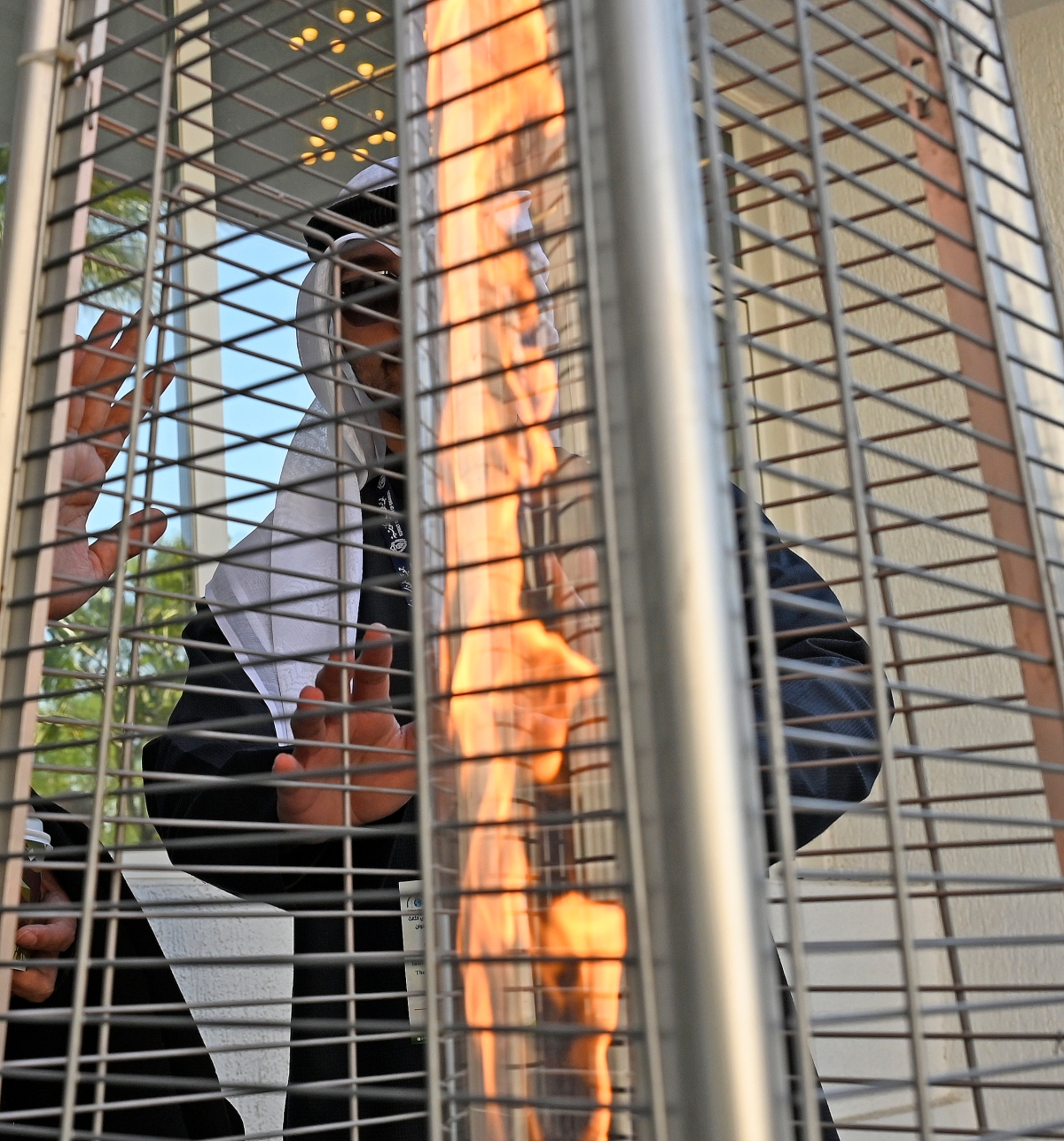 البحث عن الدفء (تصوير سعود سالم)