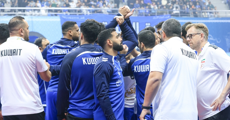 «أزرق اليد» يأمل في تخطّي قطر 