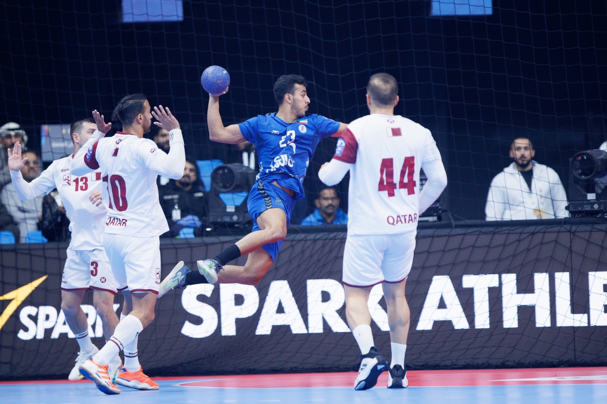 سيف العدواني مصوّباً
