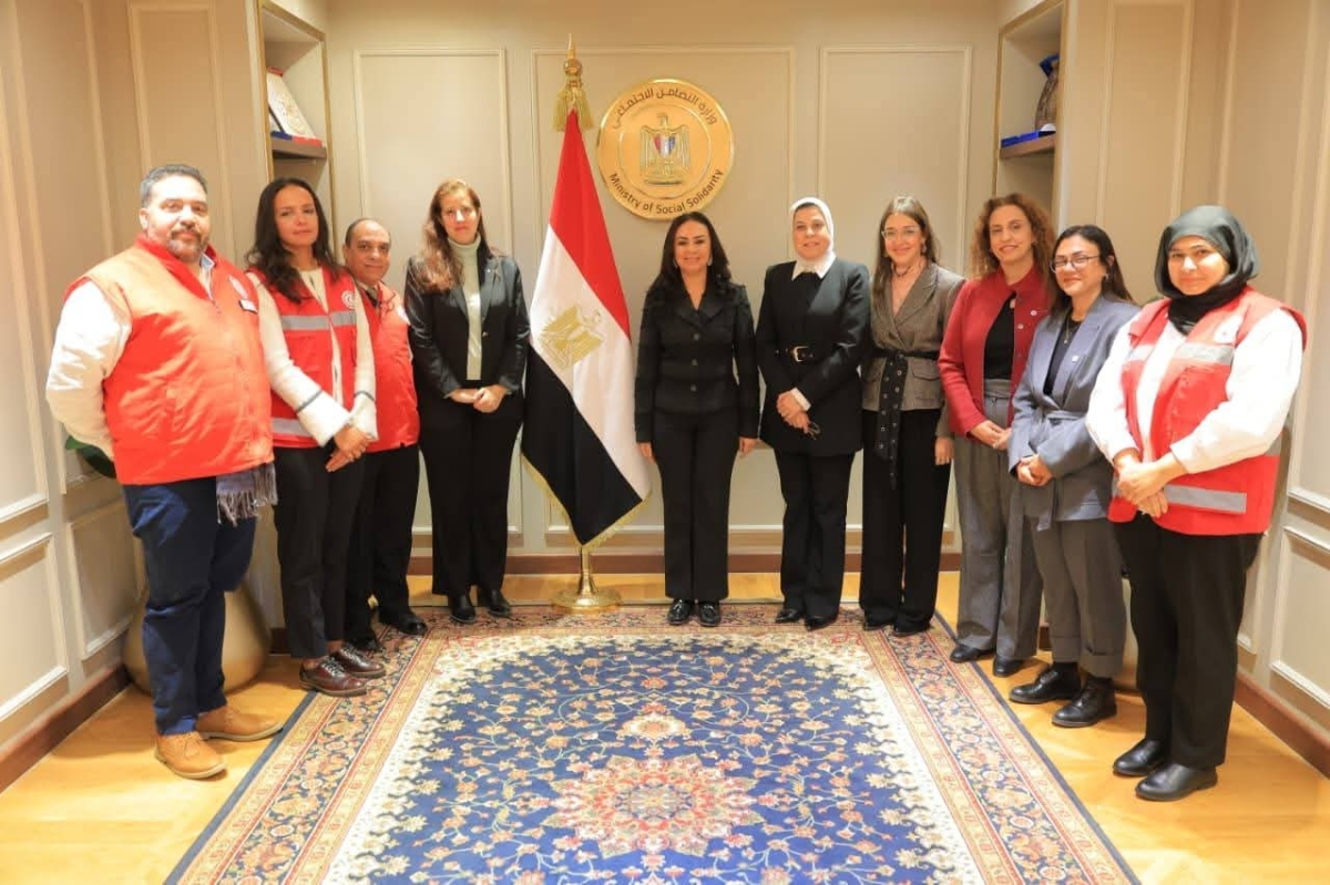 وزيرة التضامن الاجتماعي المصرية ووفد اللجنة الدولية الصليب الأحمر في القاهرة