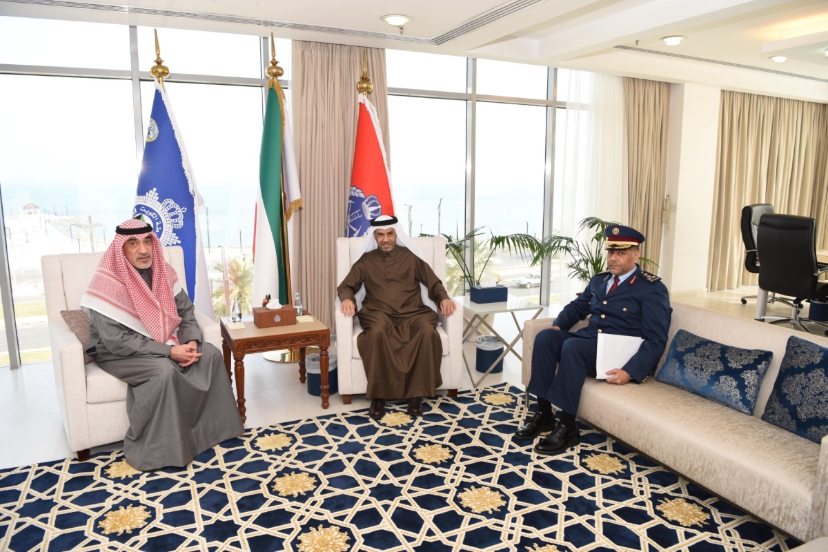 النائب الأول مستقبلاً سفير قطر