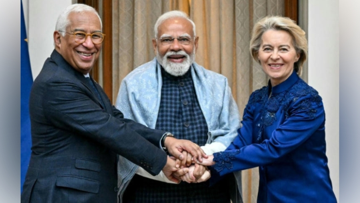 مودي متوسطاً فون ديرلايين ورئيس المجلس الأوروبي أنتونيو كوستا في نيودلهي