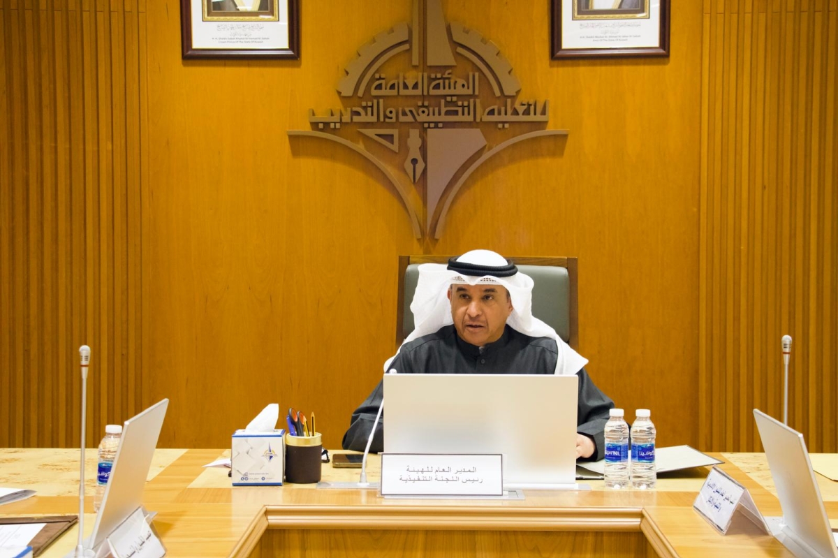 الفجام مترئساً اجتماع اللجنة الفنية