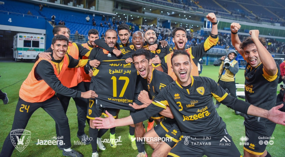 لاعبو القادسية يحتفلون