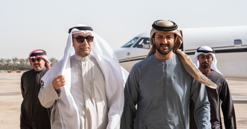 وكيل «الإعلام» يستقبل وزير الاقتصاد والسياحة الإماراتي لدى وصوله إلى البلاد 