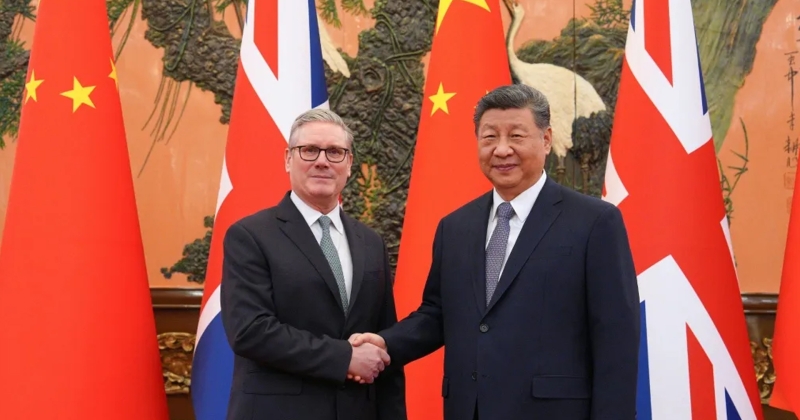 ستارمر يدافع عن تقارب مع بكين يعتبره ترامب «خطيرا جدا» 