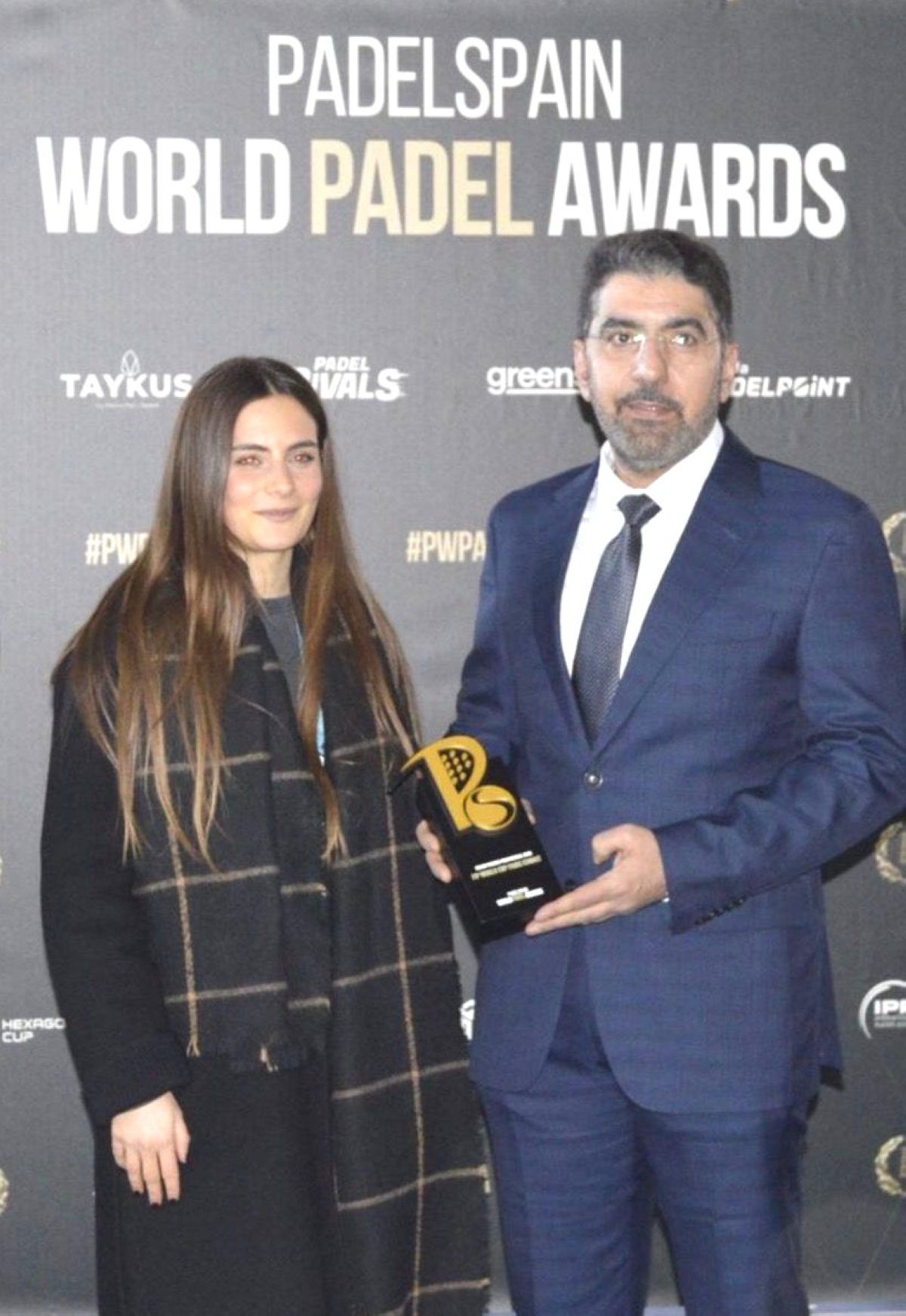 ومع مديرة التسويق والفعاليات في الاتحاد الدولي للبادل