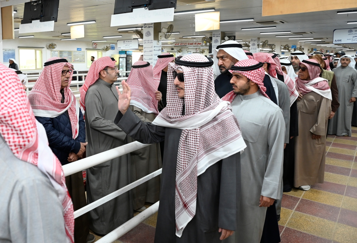 أحمد الناصر يقدم واجب العزاء