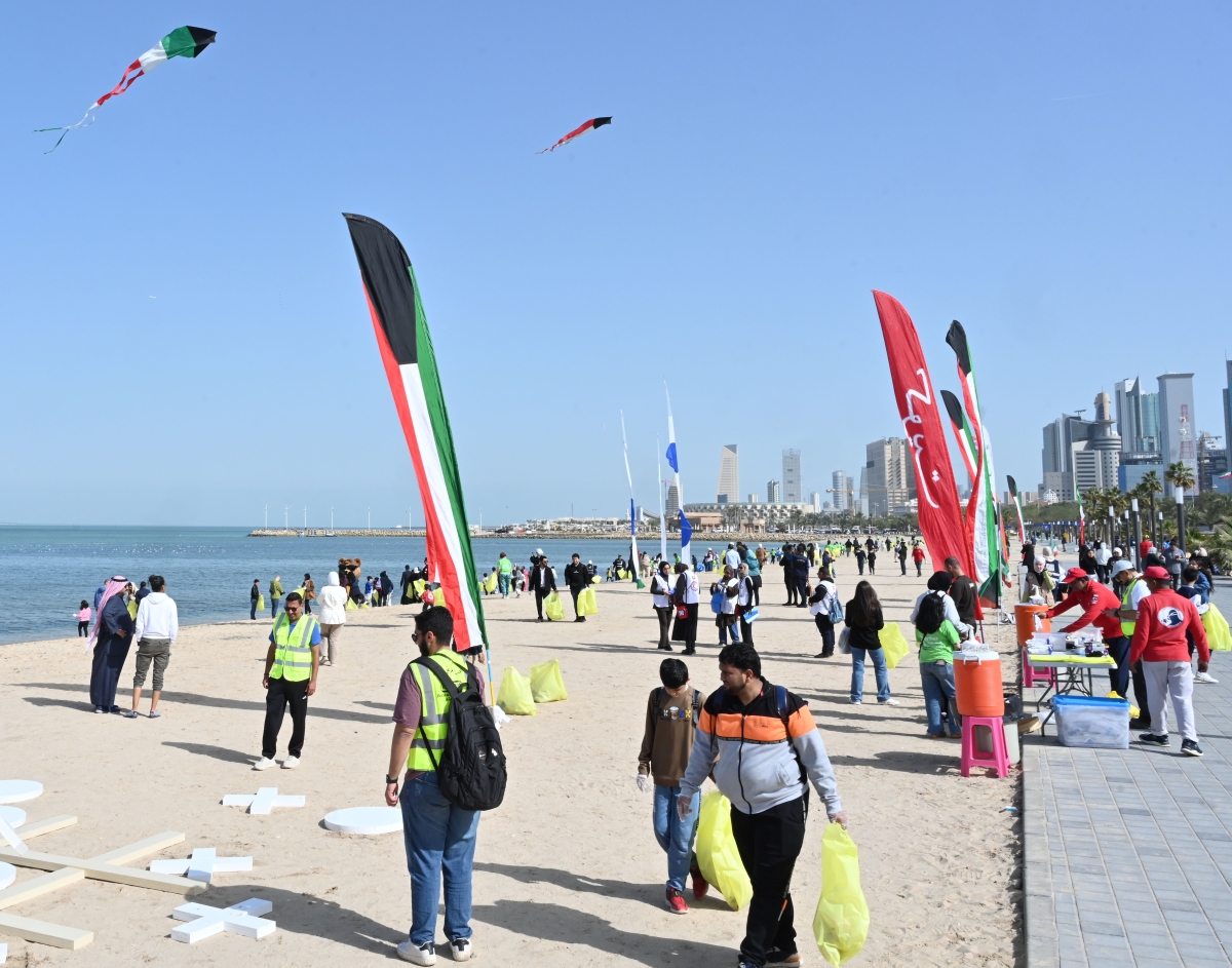 نشاط بيئي على الشاطئ تخللته فعاليات تثقيفية وترفيهية
