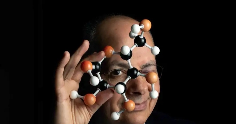 عمر ياغي الفائز بجائزة «نوبل»: اختراعي سيغيّر العالم 