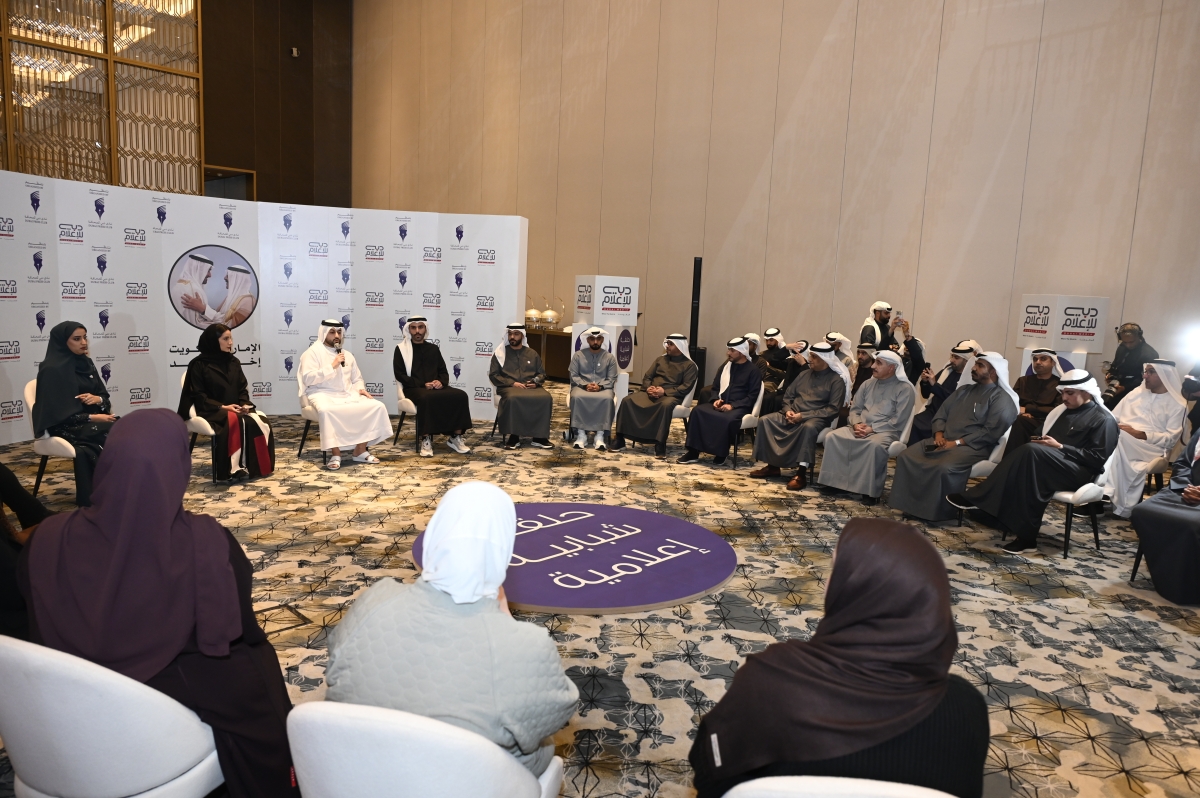 المشاركون في الحلقة النقاشية