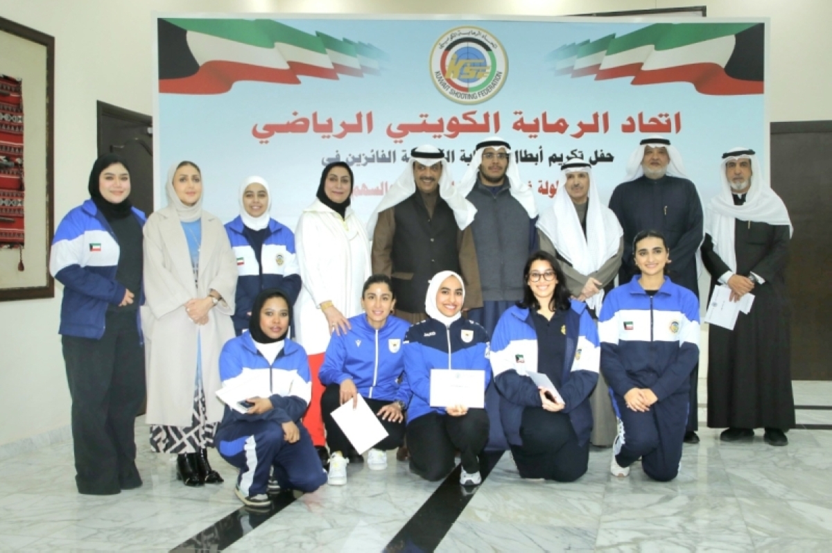 تكريم لاعبات منتخب الرماية