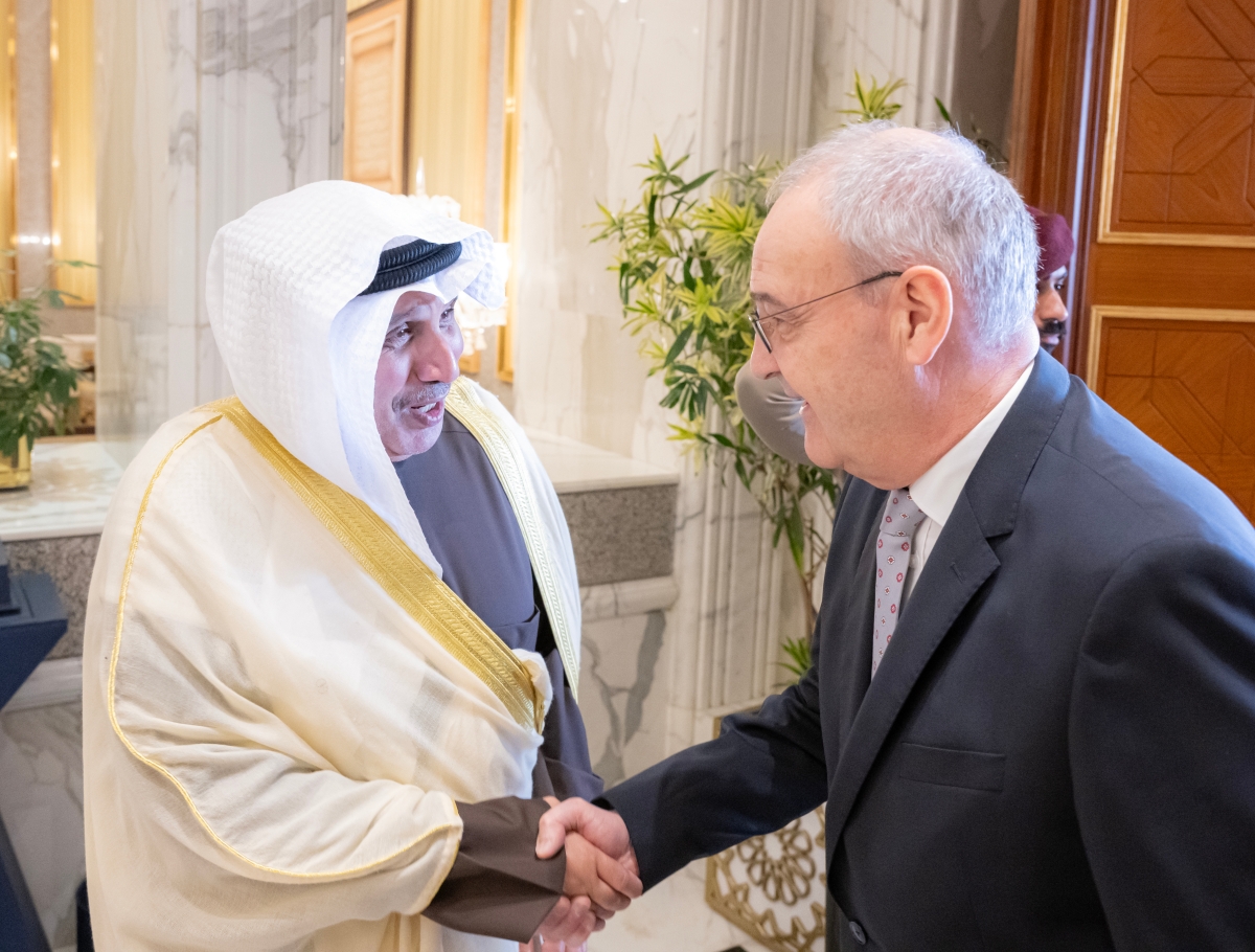 وزير الديوان الأميري والرئيس غي بارميلان