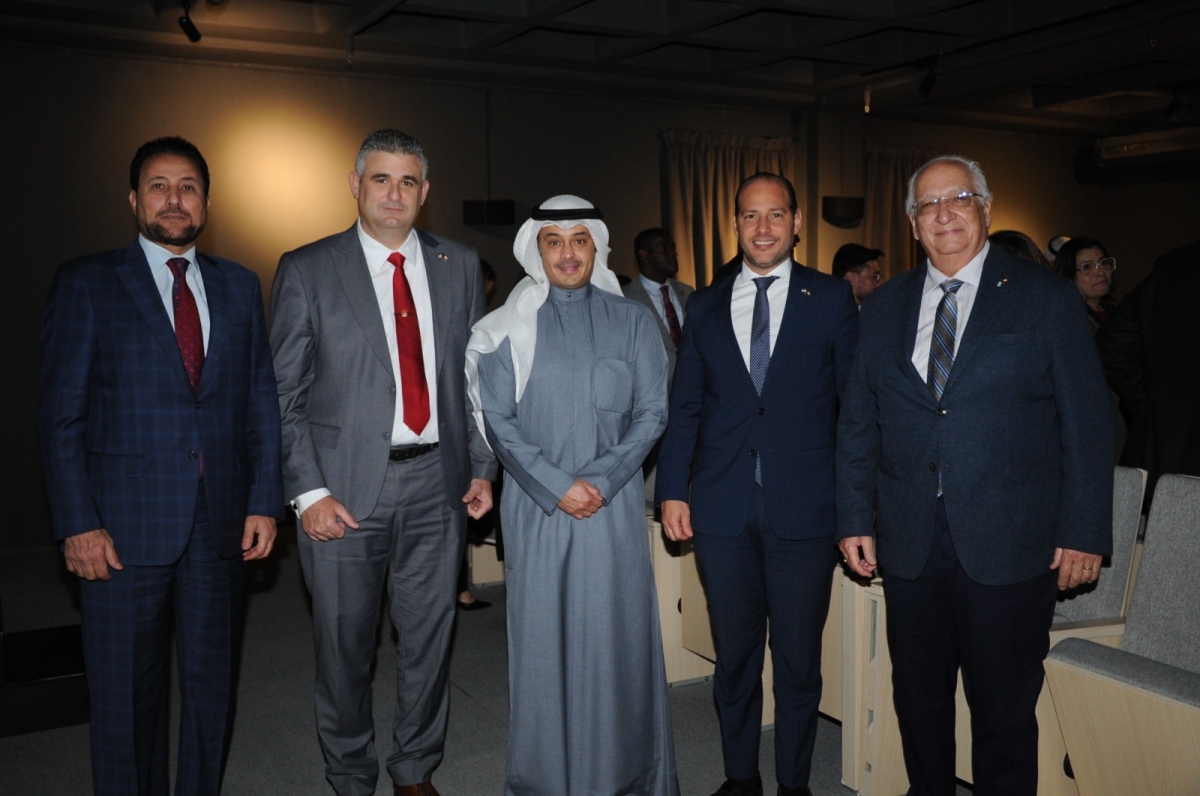 نواف الأحمد مع سفراء أميركا اللاتينية