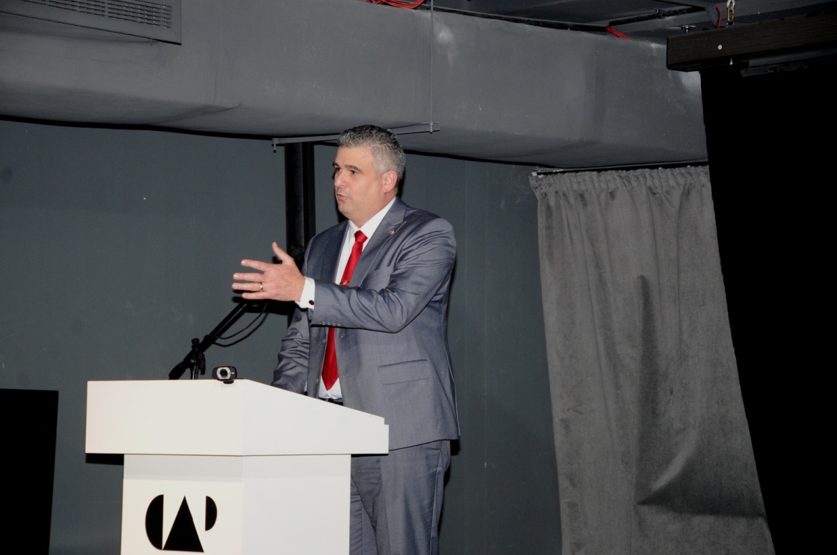 السفير الكوبي يُلقي كلمته