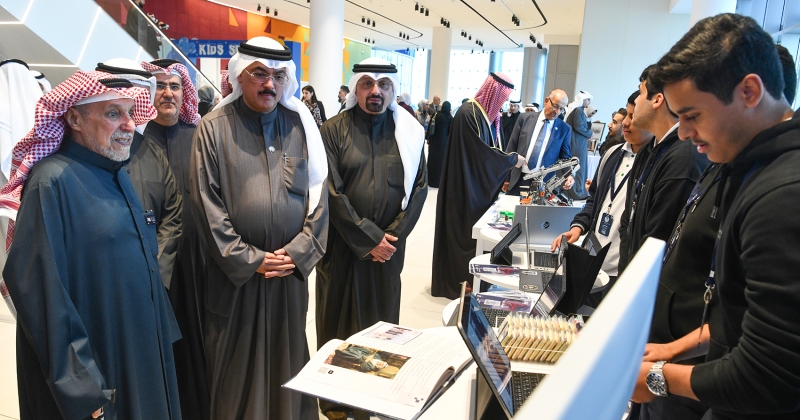 وزير التربية: إدخال مفاهيم الذكاء الاصطناعي والأمن السيبراني ضمن المناهج لتعزيز ثقافة حسن استخدام التكنولوجيا 