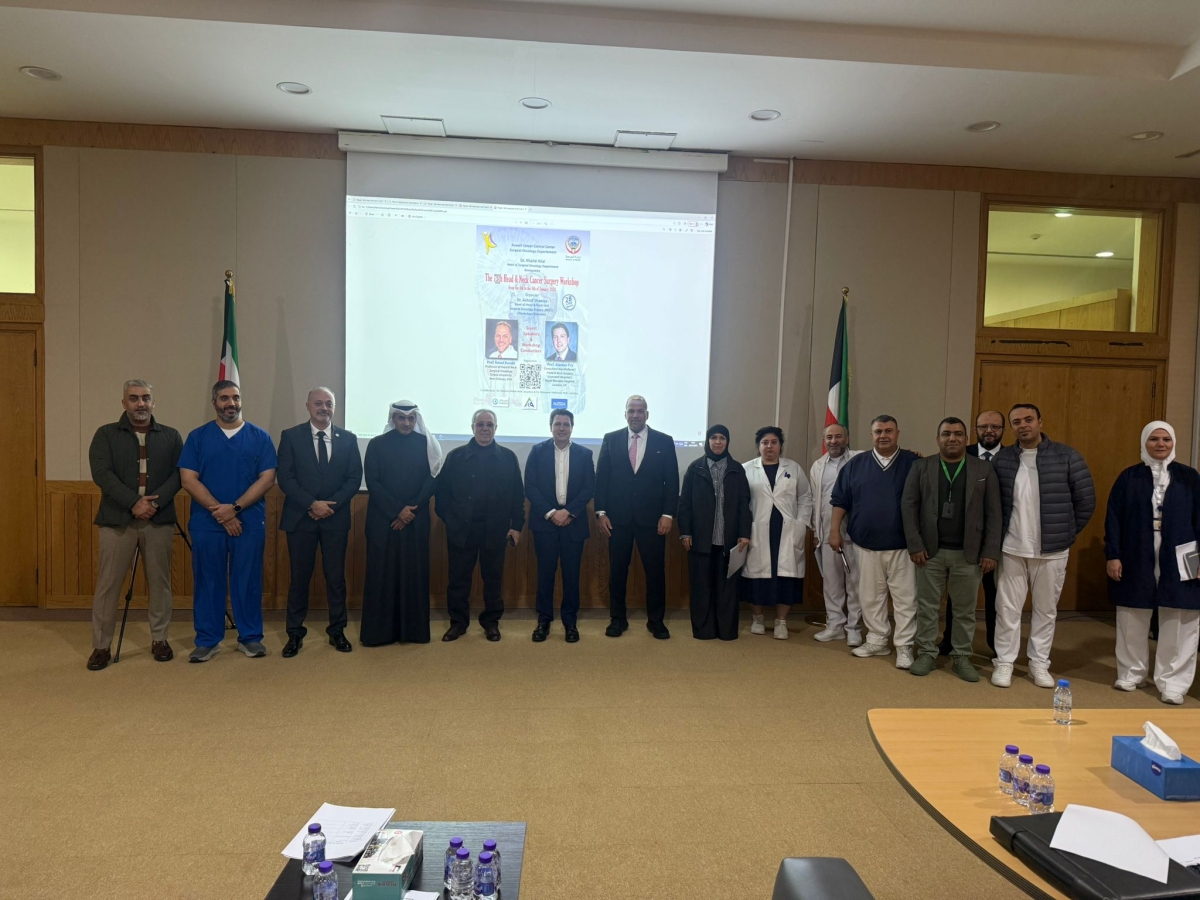 المشاركون بالورشة