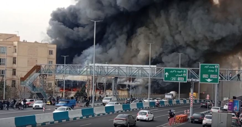 حريق ضخم في سوق شعبي بطهران 