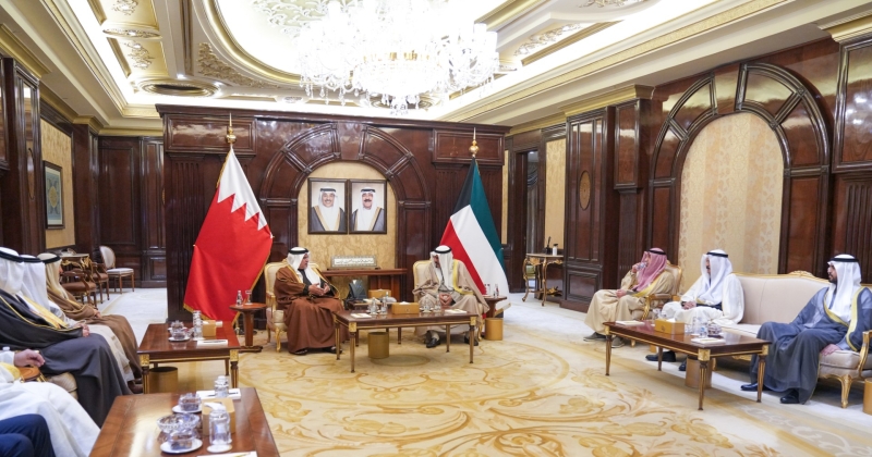 رئيس مجلس الوزراء يستقبل ولي العهد البحريني 