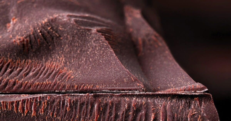 مُركب طبيعي في الشوكولاتة الداكنة والقهوة... يبطئ الشيخوخة 