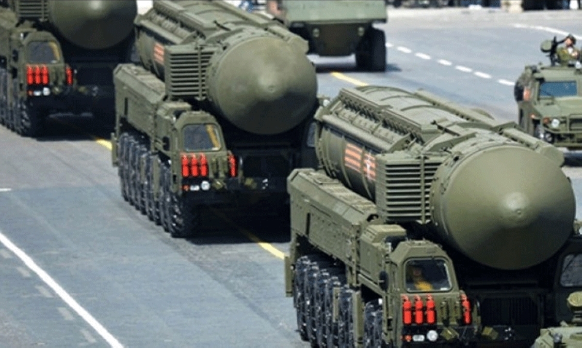 صواريخ إستراتيجية روسية خلال عرض عسكري في موسكو (أرشيفية)