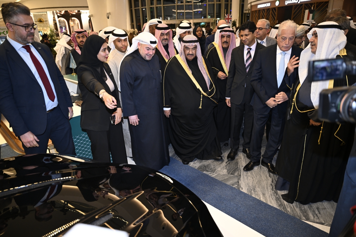 شرح عن إحدى المركبات المعروضة 