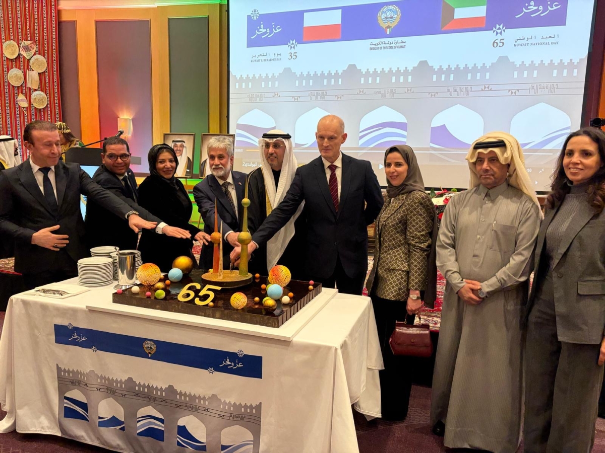 اعضاء سفارة الكويت في بولندا خلال الاحتفال