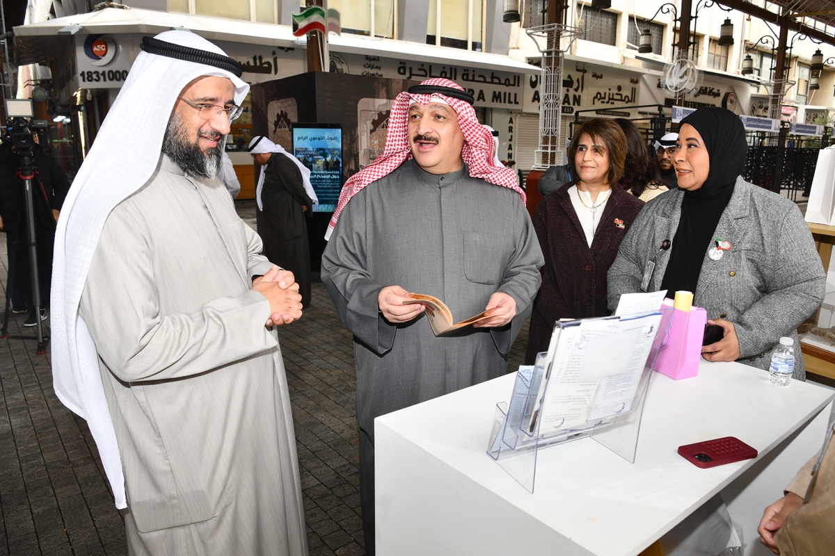 العوضي في الجناح التوعوي لإدارة الصحة العامة بالمباركية