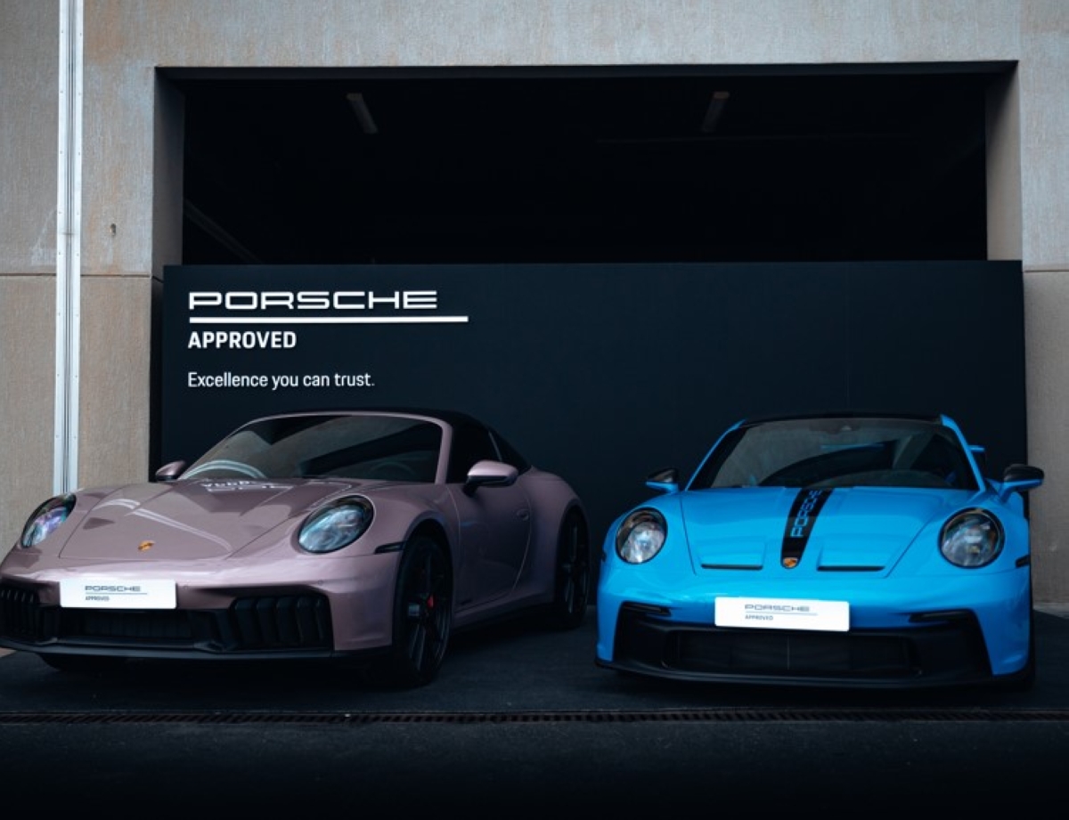 عرض أنيق لمجموعة من سيارات بورشه المعتمدة والمملوكة مسبقا