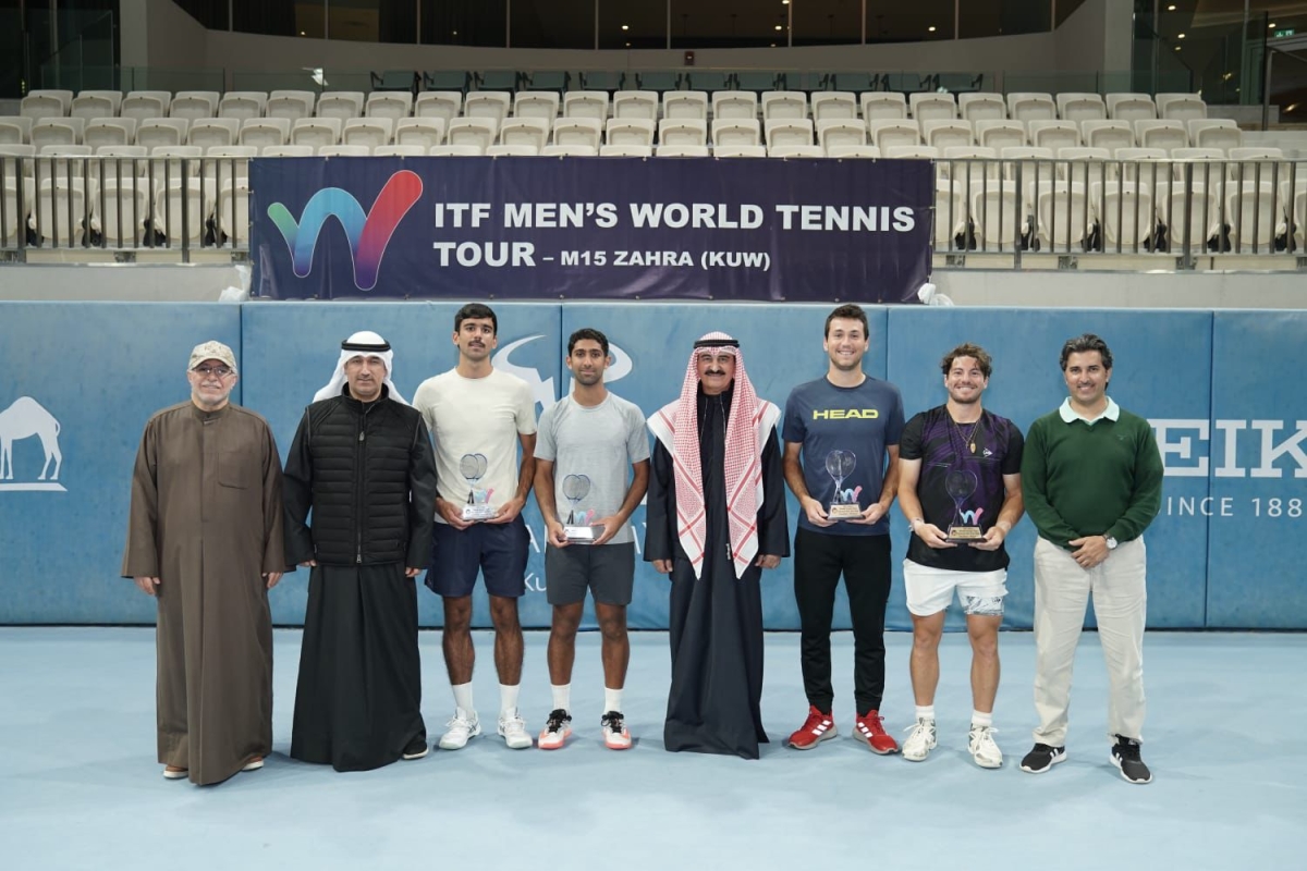 الغريب متوسطاً الفائزين بعد المباراة النهائية