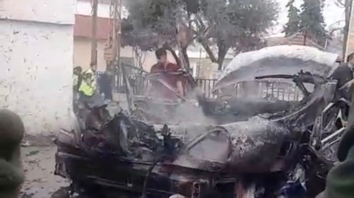 سيارة استهدفتها غارة إسرائيلية في بلدة يانوح - قضاء صور