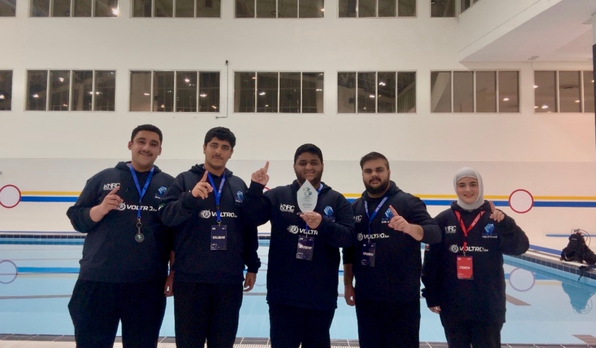 حوراء ميرزا وفريق Blue Tech 