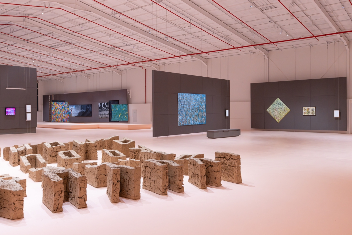 رؤية فنية فريدة ترى العالم مساحة دائمة التحول