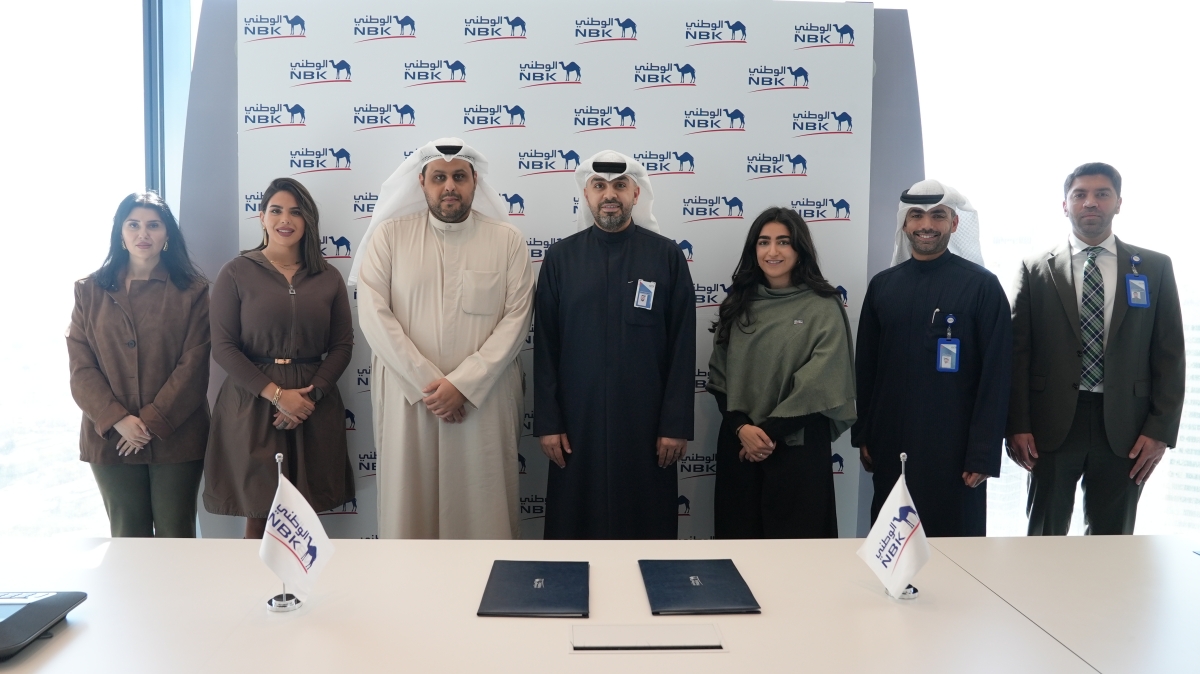 الرشيد والثامر يتوسطان الحضورخلال توقيع الشراكة 