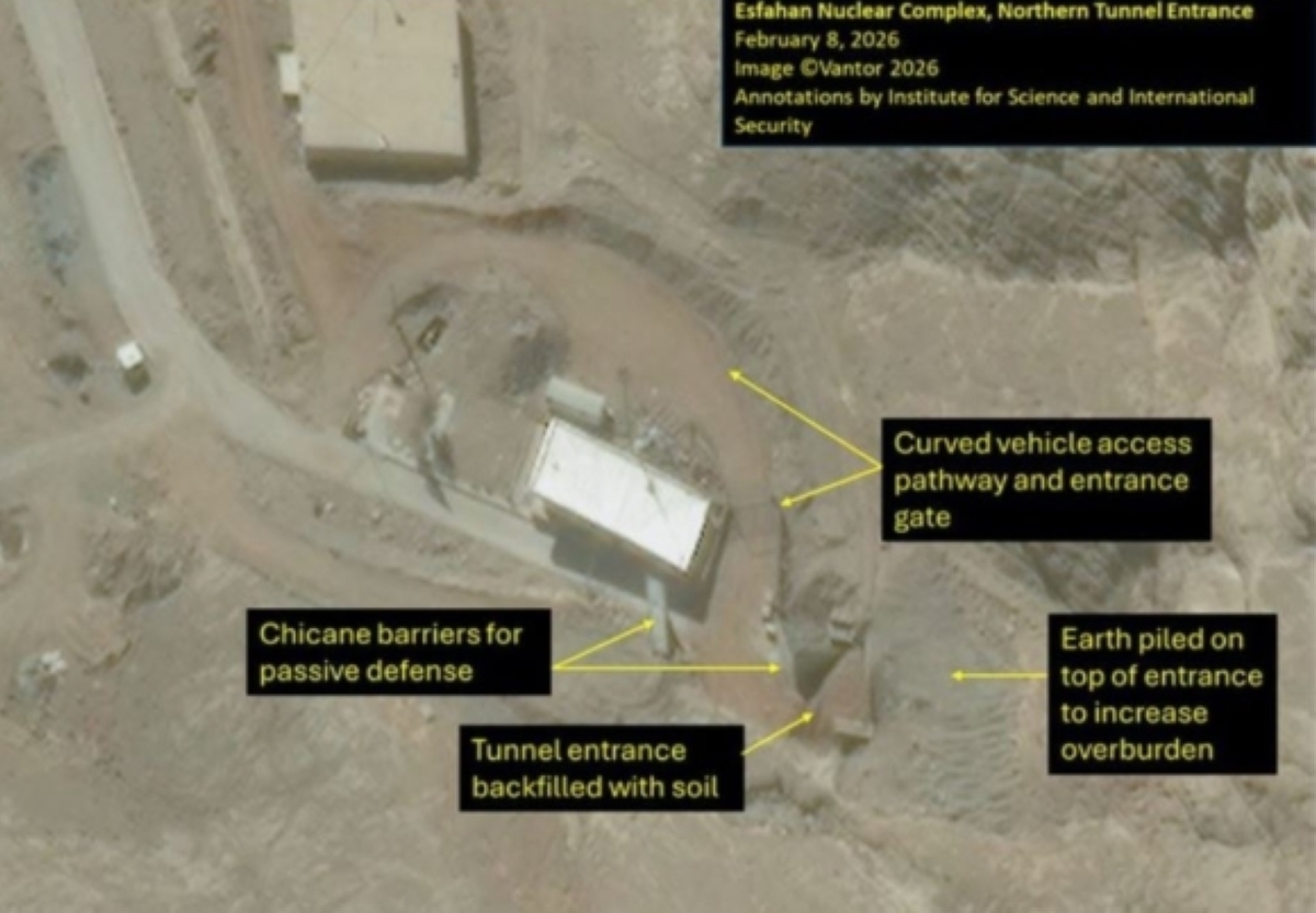 ردم مداخل أنفاق في منشأة أصفهان