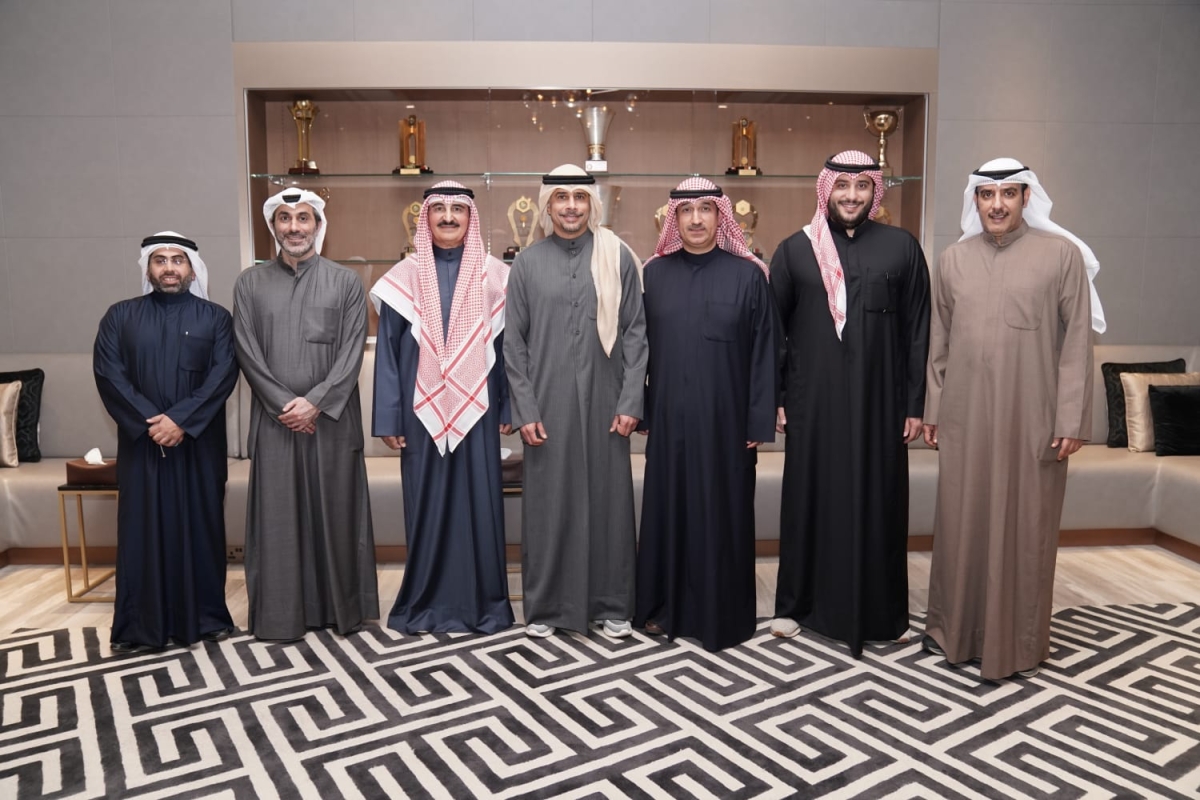 الجلاهمة متوسطاً ادارة اتحاد التنس