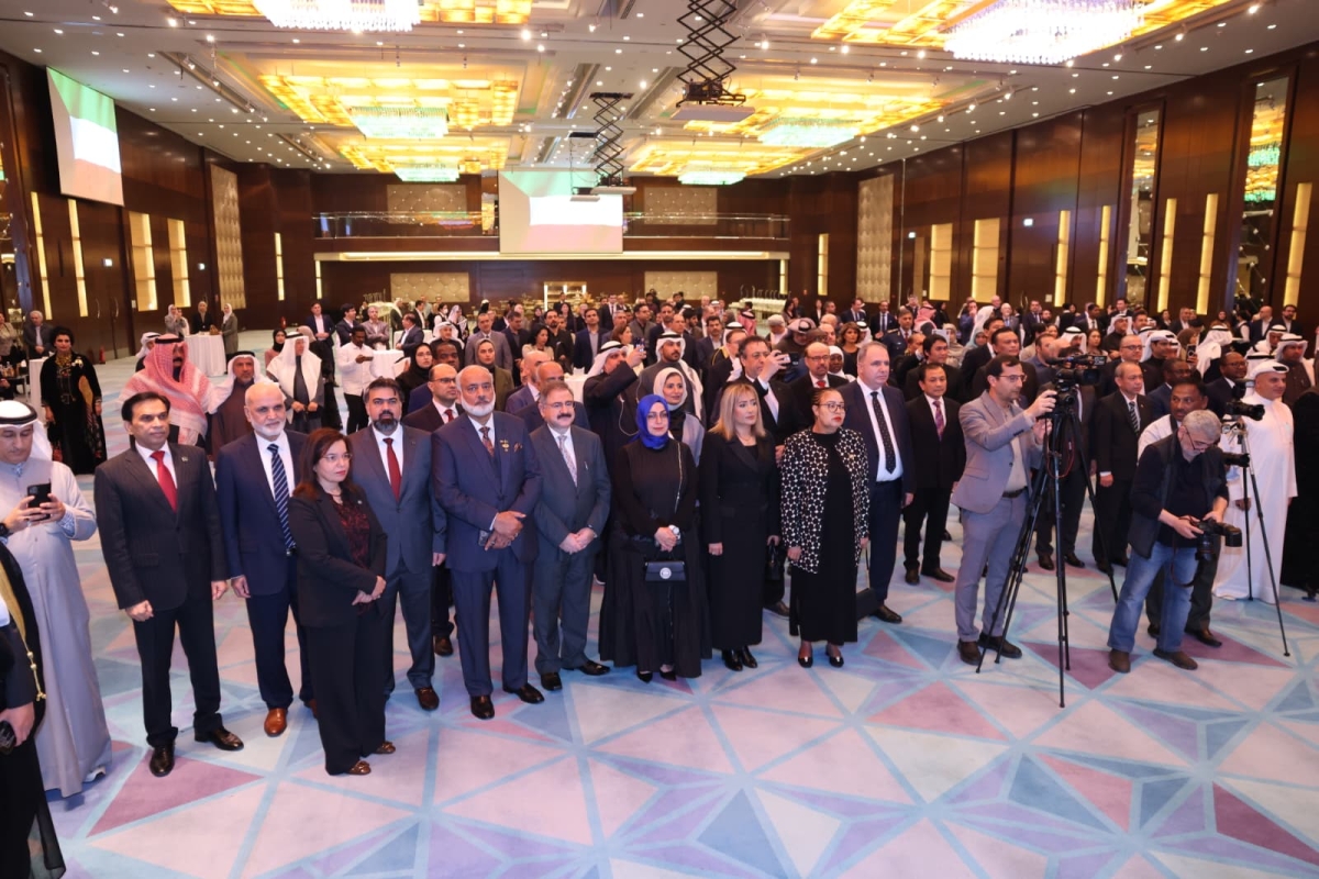 حضور حاشد في احتفال السفارة الإيرانية