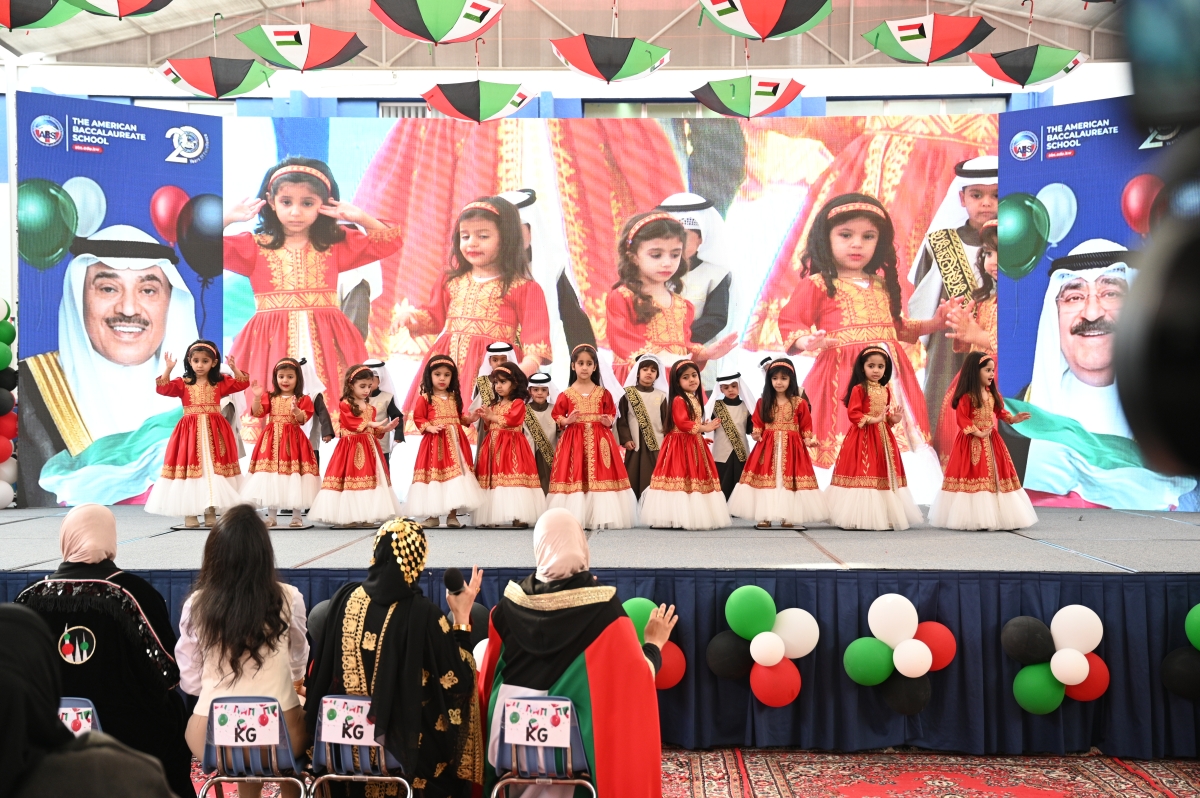 فقرة استعراضية للطلبة الصغار (تصوير نايف العقلة)