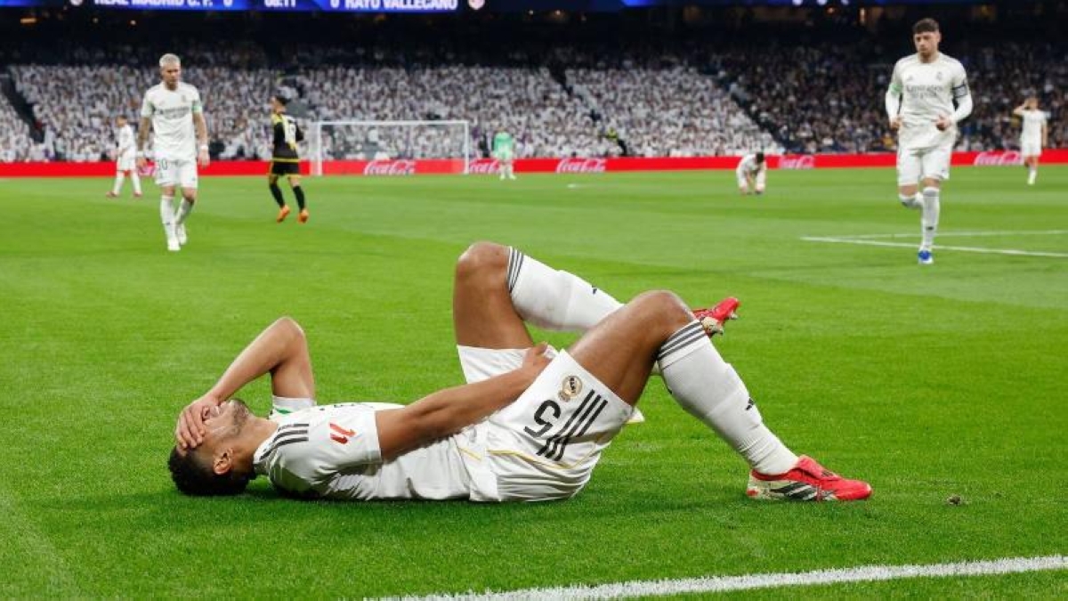 جود بيلينغهام بعد تعرضه للإصابة