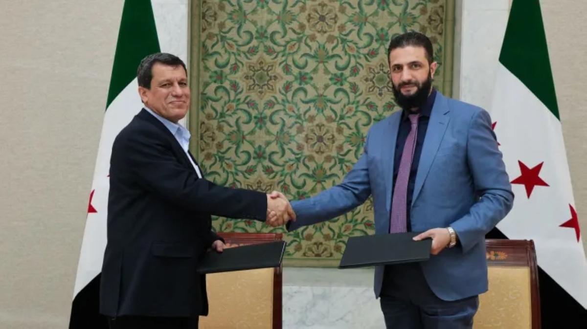 الرئيس السوري أحمد الشرع وقائد «قسد» مظلوم عبدي