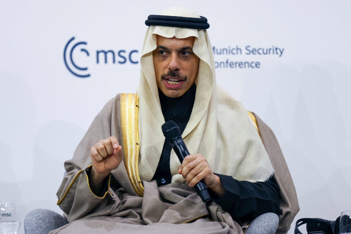 فيصل بن فرحان متحدثاً في مؤتمر ميونيخ للأمن   (أ ف ب) 