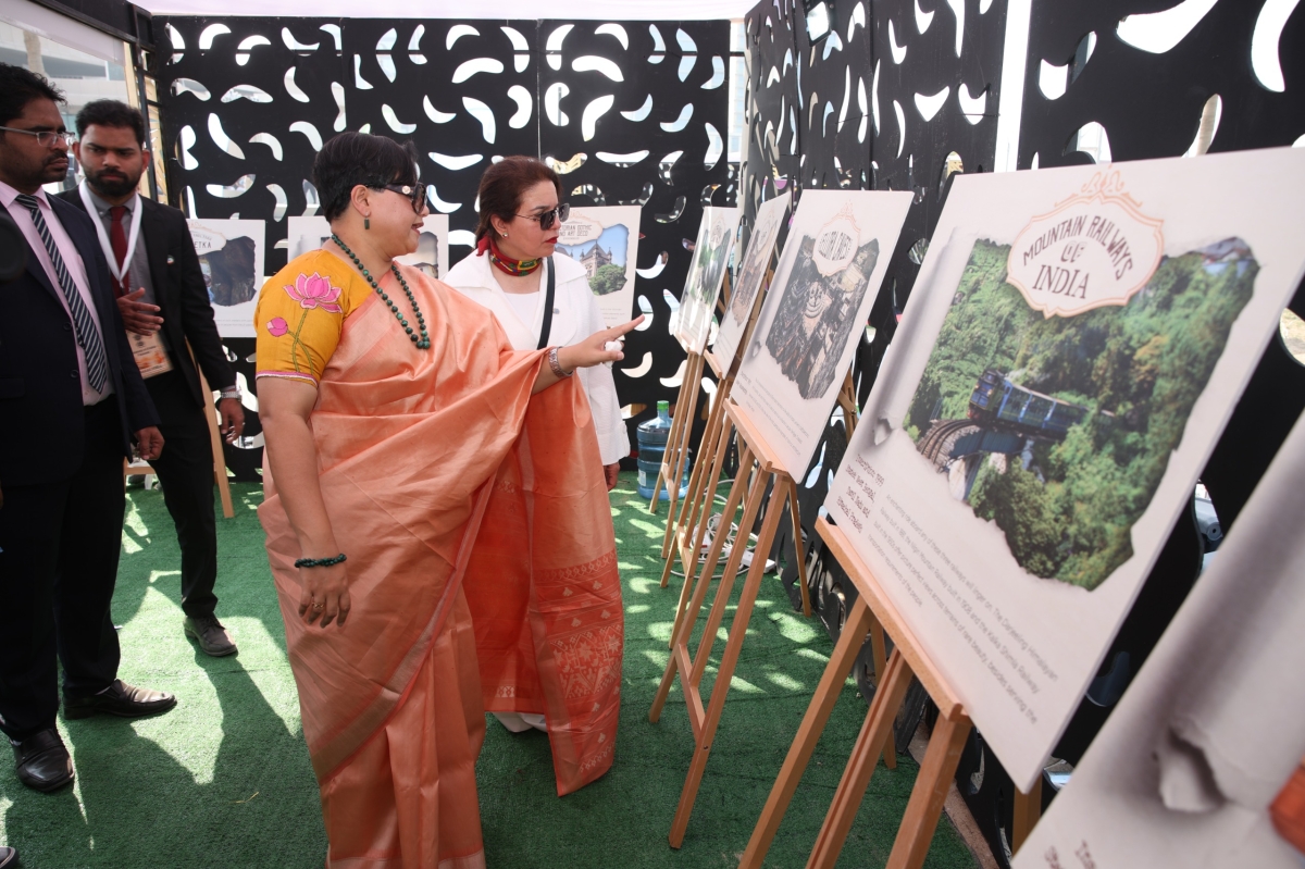 جولة في المعرض المصاحب