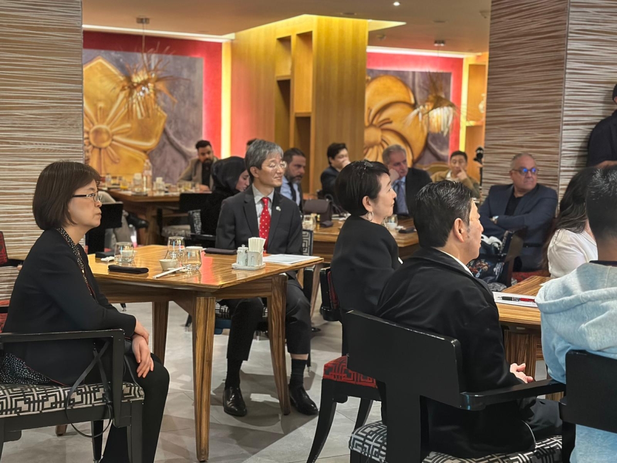 السفير الياباني خلال الندوة الترويجية