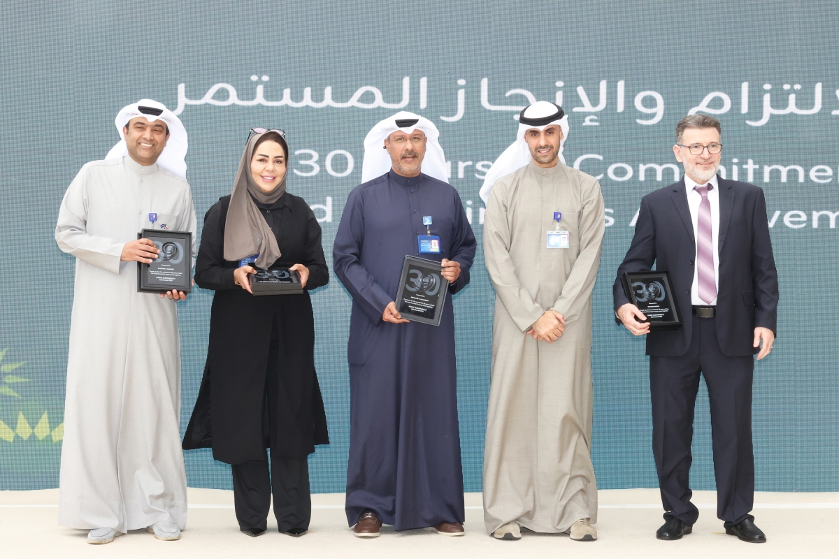  تكريم موظفين على 30 عاماً من العطاء