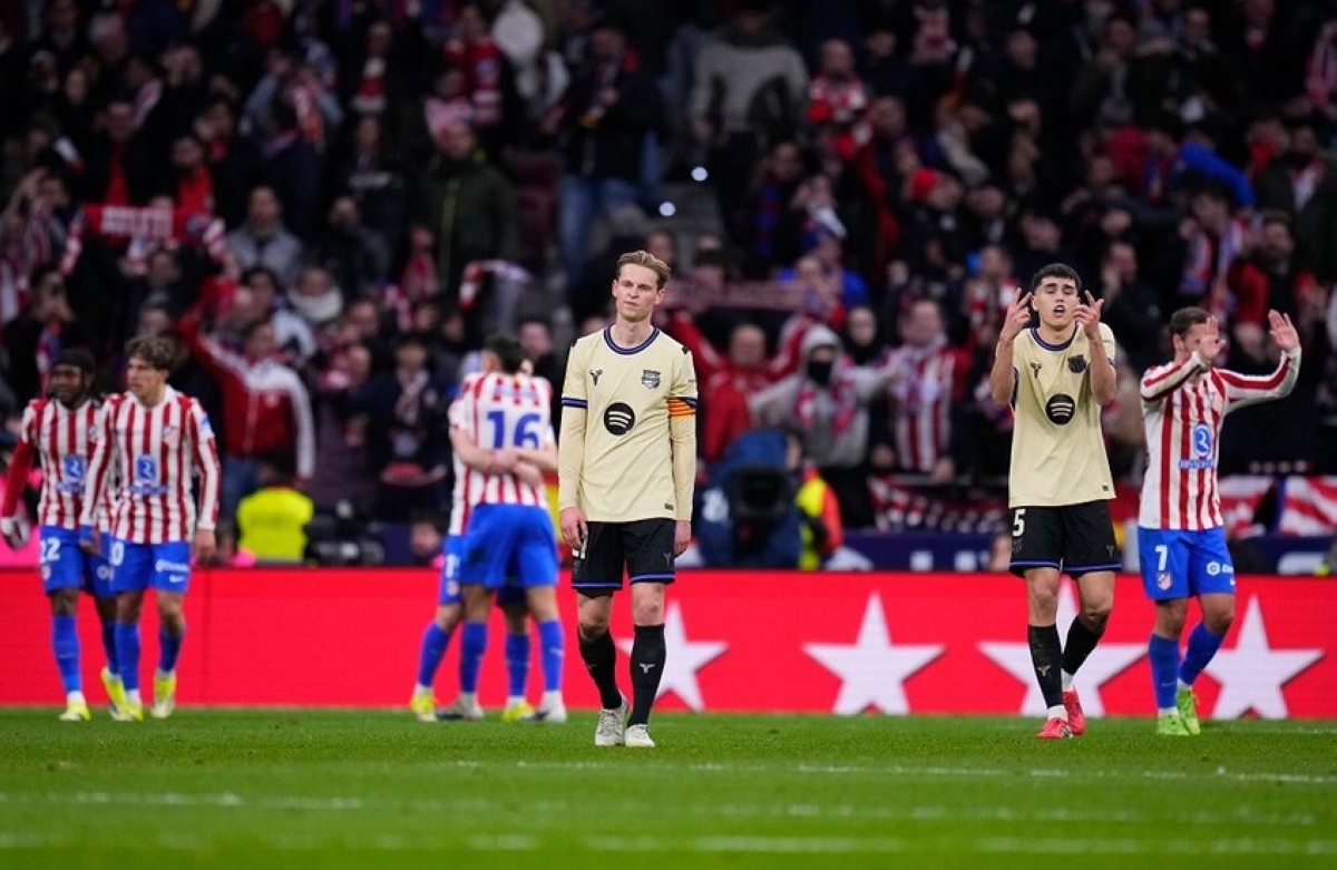 خيبة لاعبي برشلونة من الخسارة أمام أتلتيكو مدريد