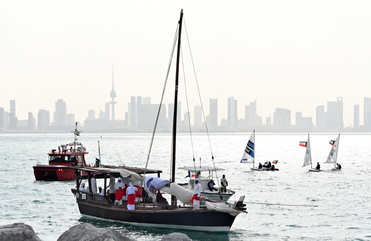 نشاطات بحرية مواكبة للسباق