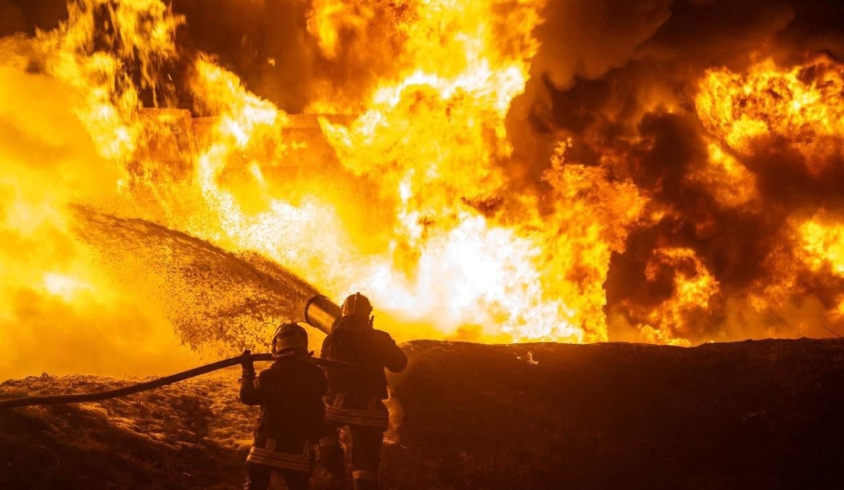  نيران غارة روسية على أوكرانيا (أ ف ب) 