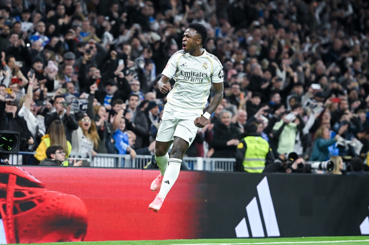 فينيسيوس جونيور محتفلاً بهدفه في مرمى ريال سوسييداد