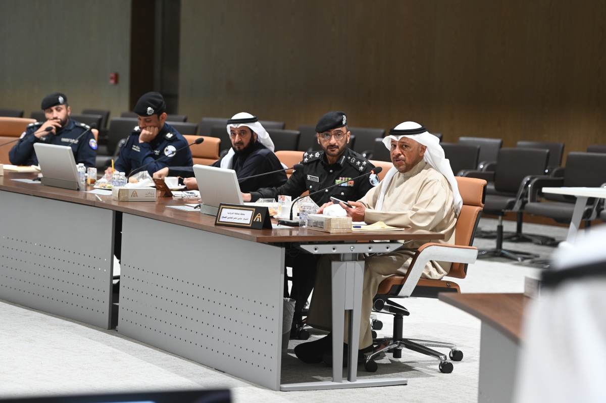 محافظ الفروانية خلال حضوره الورشة