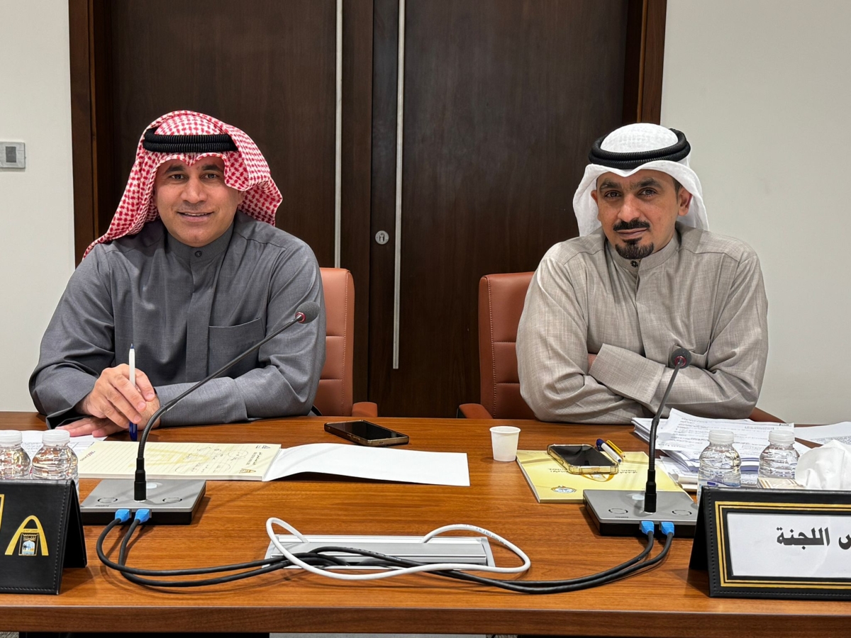 ناصر العازمي وسعود الكندري خلال الاجتماع